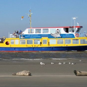 Schifffahrt und Hafenrundfahrt Cuxhaven mit Hund