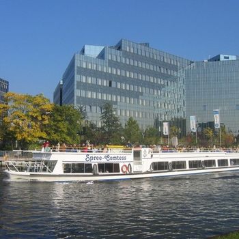 Schiffsfahrt auf der Spree mit Hund – Spreefahrten