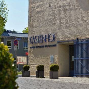 Kastenhof Landau - Das Museum für Steinzeit und Gegenwart