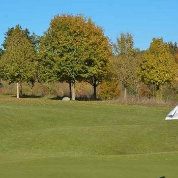 Golfspielen mit Hund in Landshut