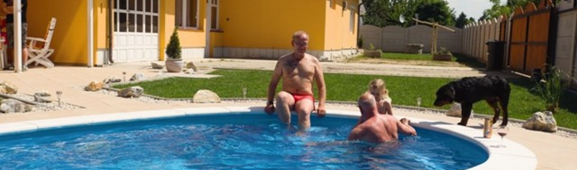 Ferien mit Hund in Ungarn, Ferienapartements für 1-16 Personen mit Pool