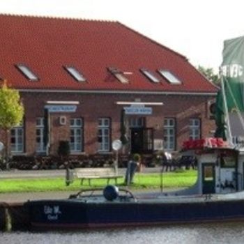 Fischrestaurant mit Hund in Friesland „Vareler Hafen“